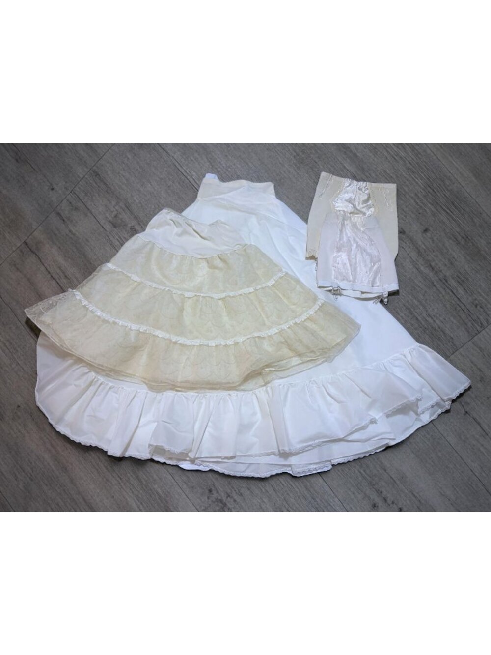 VTG Lot of 4 Lingerie Petticoat Slip Girdles Wedding Feminine Formflex & More